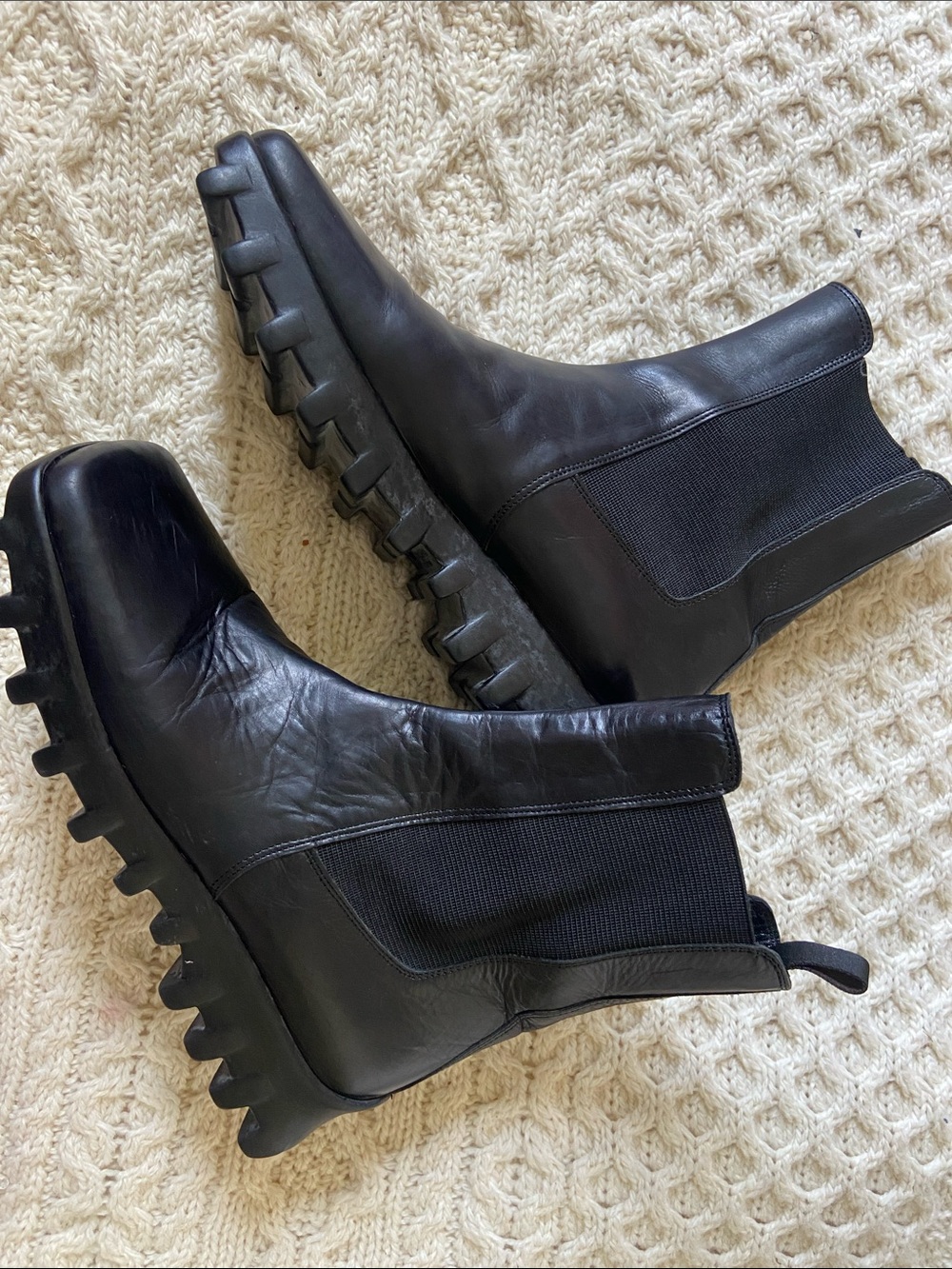 Donald J. Pliner Black Leather Lug-Sole Chelsea Boots 7.5 - Picture 14 of 16